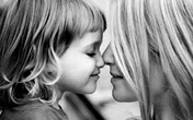 Con làm vỡ gương và bài học ý nghĩa của người mẹ về lòng vị tha Con làm vỡ gương và bài học ý nghĩa của người mẹ về lòng vị tha