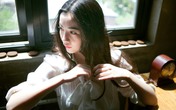 Yêu tôi nhưng anh vẫn ôm hôn cô gái khác Yêu tôi nhưng anh vẫn ôm hôn cô gái khác