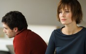 "Có khi nào, ta đã lấy nhầm một nửa của người khác..." "Có khi nào, ta đã lấy nhầm một nửa của người khác..."