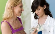 Lương 4,5 triệu/tháng, chồng nộp 3 triệu cho mẹ, em có nên ly hôn? Lương 4,5 triệu/tháng, chồng nộp 3 triệu cho mẹ, em có nên ly hôn?