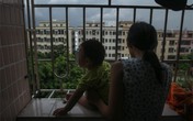 Thiếu nữ xinh đẹp rơi vào đường cùng vì gã chồng biến thái, ăn chơi Thiếu nữ xinh đẹp rơi vào đường cùng vì gã chồng biến thái, ăn chơi