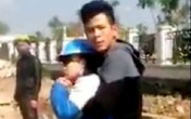 Giải cứu nữ sinh bị thanh niên "ngáo đá" kề dao dọa giết Giải cứu nữ sinh bị thanh niên "ngáo đá" kề dao dọa giết