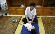 Hình ảnh những đứa trẻ nạn nhân da cam khiến ai cũng phải xót xa Hình ảnh những đứa trẻ nạn nhân da cam khiến ai cũng phải xót xa