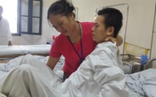 Khốn khổ "gia đình ngớ ngẩn” liêu xiêu vì bạo bệnh Khốn khổ "gia đình ngớ ngẩn” liêu xiêu vì bạo bệnh