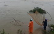Xem dân Đà Nẵng hưởng "lộc trời" mùa lũ Xem dân Đà Nẵng hưởng "lộc trời" mùa lũ