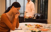 Rớt nước mắt với đôi giày hở mũi của vợ... Rớt nước mắt với đôi giày hở mũi của vợ...