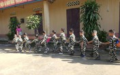Một ngày “nhập ngũ” của các chú bộ đội tí hon Một ngày “nhập ngũ” của các chú bộ đội tí hon