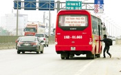 Nhức nhối tình trạng đón, trả khách ở đường trên cao Nhức nhối tình trạng đón, trả khách ở đường trên cao
