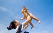 6 sai lầm khi tắm nắng cho trẻ cần tránh 6 sai lầm khi tắm nắng cho trẻ cần tránh