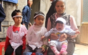 Tiếng khóc xé lòng của 3 đứa trẻ có cha mẹ chết thảm vì tai nạn giao thông Tiếng khóc xé lòng của 3 đứa trẻ có cha mẹ chết thảm vì tai nạn giao thông