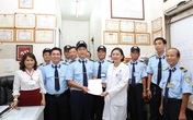 BV Chợ Rẫy thưởng nhân viên trả lại vàng cho bệnh nhân BV Chợ Rẫy thưởng nhân viên trả lại vàng cho bệnh nhân