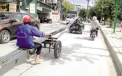 Xe tự chế chở hàng cồng kềnh tái xuất ở Hà Nội Xe tự chế chở hàng cồng kềnh tái xuất ở Hà Nội