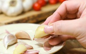 Bỏng “vùng kín” vì chữa mẹo bằng tỏi Bỏng “vùng kín” vì chữa mẹo bằng tỏi