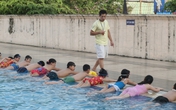 Học sinh vào lớp 6 không cần biết bơi Học sinh vào lớp 6 không cần biết bơi