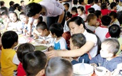 Bố mẹ bé nhỏ, có “vỗ” được con cao lớn? Bố mẹ bé nhỏ, có “vỗ” được con cao lớn?