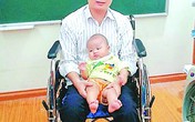Cổ tích thời nay của tiến sĩ toán ngồi xe lăn Cổ tích thời nay của tiến sĩ toán ngồi xe lăn