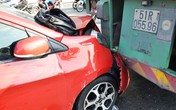 Va chạm liên hoàn, kẹt cứng đường vào trung tâm Sài Gòn Va chạm liên hoàn, kẹt cứng đường vào trung tâm Sài Gòn