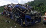 Vụ lật xe khách làm 14 người thương vong: “Quanh tôi, hàng chục người nằm la liệt, kêu cứu” Vụ lật xe khách làm 14 người thương vong: “Quanh tôi, hàng chục người nằm la liệt, kêu cứu”