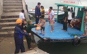 Tin mới nhất về bão số 7: Hối hả đưa khách du lịch vào đất liền Tin mới nhất về bão số 7: Hối hả đưa khách du lịch vào đất liền