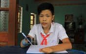 Bàn tay bằng... ống nhựa và ước mơ thành họa sĩ của một trò nghèo Bàn tay bằng... ống nhựa và ước mơ thành họa sĩ của một trò nghèo