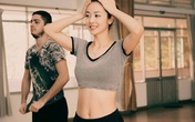Bà mẹ 2 con Jennifer Phạm khoe dáng cực đẹp trong phòng tập Bước nhảy Hoàn Vũ Bà mẹ 2 con Jennifer Phạm khoe dáng cực đẹp trong phòng tập Bước nhảy Hoàn Vũ