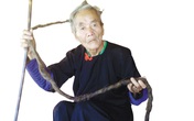 Kì nhân người Mông hơn 70 không cắt tóc vì sợ ốm Kì nhân người Mông hơn 70 không cắt tóc vì sợ ốm