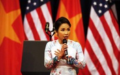 'Không đủ can đảm để nghe Mỹ Linh hát hết bài Quốc ca' 'Không đủ can đảm để nghe Mỹ Linh hát hết bài Quốc ca'
