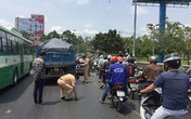 Xót xa nữ sinh bị xe ben cán nát chân Xót xa nữ sinh bị xe ben cán nát chân