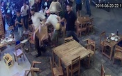 Kinh hoàng nhóm côn đồ cầm mã tấu xông vào quán nhậu đập phá, hành hung nhân viên Kinh hoàng nhóm côn đồ cầm mã tấu xông vào quán nhậu đập phá, hành hung nhân viên