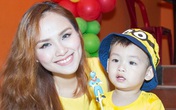 Con trai Diễm Hương siêu đáng yêu ton-sur-ton với mẹ Con trai Diễm Hương siêu đáng yêu ton-sur-ton với mẹ