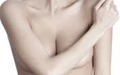 Ngực đàn bà, quà đàn ông Ngực đàn bà, quà đàn ông