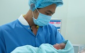 Vinmec áp dụng phương pháp truyền ối mới cứu thai nhi sinh non Vinmec áp dụng phương pháp truyền ối mới cứu thai nhi sinh non