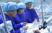 Chưa thể phẫu thuật tách rời cặp song sinh dính liền ở Hà Giang Chưa thể phẫu thuật tách rời cặp song sinh dính liền ở Hà Giang