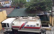 Bắt vụ vận chuyển 8.815 lít chất lỏng nghi xăng máy bay bán ra thị trường Bắt vụ vận chuyển 8.815 lít chất lỏng nghi xăng máy bay bán ra thị trường