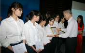 Quỹ hỗ trợ Sinh viên Đại học Dược Hà Nội chắp cánh ước mơ sinh viên nghèo Quỹ hỗ trợ Sinh viên Đại học Dược Hà Nội chắp cánh ước mơ sinh viên nghèo