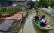 Hà Nội: Người dân thiếu nước sạch sau sự cố vỡ đê Bùi 2 Hà Nội: Người dân thiếu nước sạch sau sự cố vỡ đê Bùi 2