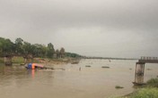 Tàu chở cát tông sập cầu Sông Hoàng Tàu chở cát tông sập cầu Sông Hoàng