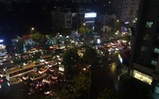Nhiều tuyến phố ở Hà Nội tê liệt sau mưa giông Nhiều tuyến phố ở Hà Nội tê liệt sau mưa giông