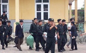 Người dân Đồng Tâm thả 19 cán bộ, chiến sĩ Người dân Đồng Tâm thả 19 cán bộ, chiến sĩ