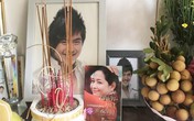 MC Quỳnh Hương xúc động trong ngày giỗ Wanbi Tuấn Anh MC Quỳnh Hương xúc động trong ngày giỗ Wanbi Tuấn Anh