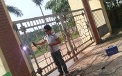Hành động quay lưng nói chuyện với phụ huynh của Hiệu trưởng Trần Xuân Ngọc không thể chấp nhận được Hành động quay lưng nói chuyện với phụ huynh của Hiệu trưởng Trần Xuân Ngọc không thể chấp nhận được