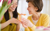 "Ăn cơm trước kẻng" tôi vẫn được gia đình chồng yêu quý như con gái ruột "Ăn cơm trước kẻng" tôi vẫn được gia đình chồng yêu quý như con gái ruột