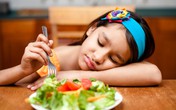 Con suýt chết vì mẹ dùng chiêu “bỏ đói vài bữa” Con suýt chết vì mẹ dùng chiêu “bỏ đói vài bữa”