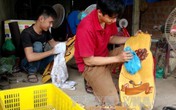 Chàng trai tận dụng phế phẩm gỗ, thu trăm triệu đồng/năm Chàng trai tận dụng phế phẩm gỗ, thu trăm triệu đồng/năm