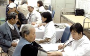 Khóc, cười chuyện chăm sóc người cao tuổi Khóc, cười chuyện chăm sóc người cao tuổi
