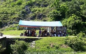 Huyện Nga Sơn, Thanh Hóa: Người dân lập lán chặn xe chở rác Huyện Nga Sơn, Thanh Hóa: Người dân lập lán chặn xe chở rác