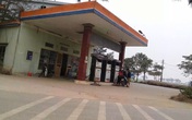 Hà Nội: Vì sao cây xăng không phép ở Dị Nậu vẫn hoạt động? Hà Nội: Vì sao cây xăng không phép ở Dị Nậu vẫn hoạt động?
