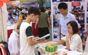 Xét tuyển ĐH,CĐ 2017: Nhiều trường hút thí sinh bằng tiền thưởng, học bổng Xét tuyển ĐH,CĐ 2017: Nhiều trường hút thí sinh bằng tiền thưởng, học bổng