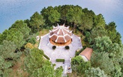 Bí ẩn gia tộc từ ngôi đền thiêng trên hồ Kẻ Gỗ Bí ẩn gia tộc từ ngôi đền thiêng trên hồ Kẻ Gỗ