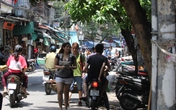 Vỉa hè phố cổ Hà Nội "thất thủ" Vỉa hè phố cổ Hà Nội "thất thủ"